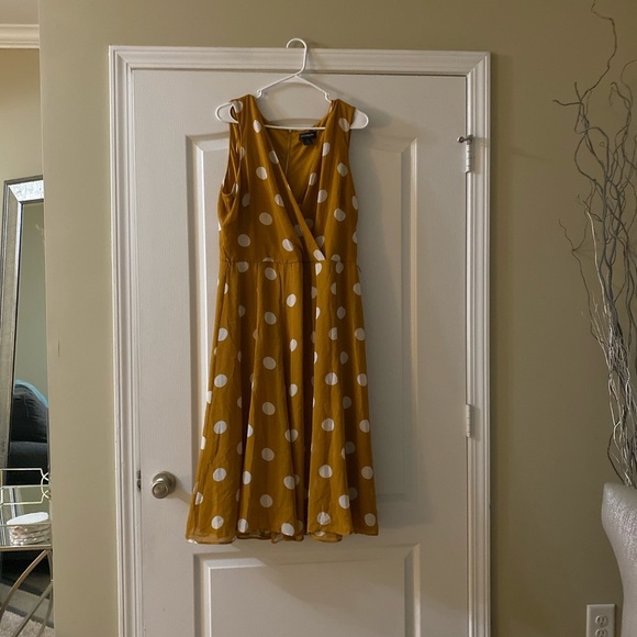 Liz Claiborne Mustard & White Polka Dot Dress - Picture 2 of 5